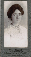 Gladys Mullin in her late teens
